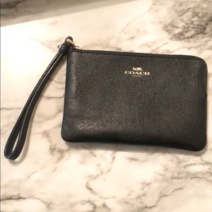 Coach wristlet wallet